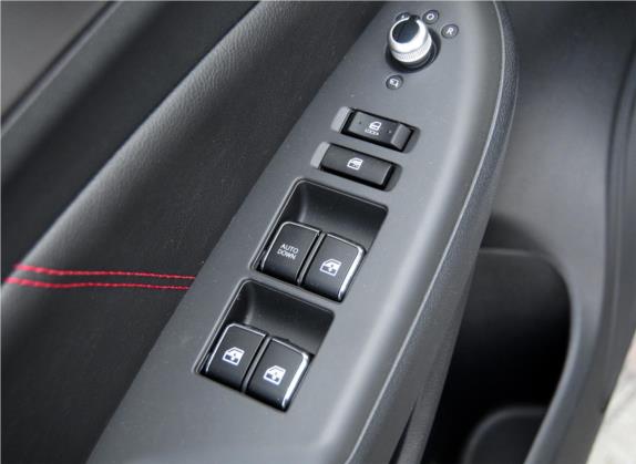 长安CS75 2014款 1.8T 自动精英型 国V 车厢座椅   门窗控制