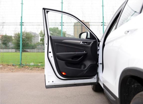 长安CS75 2014款 1.8T 自动尊贵型 国V 车厢座椅   前门板
