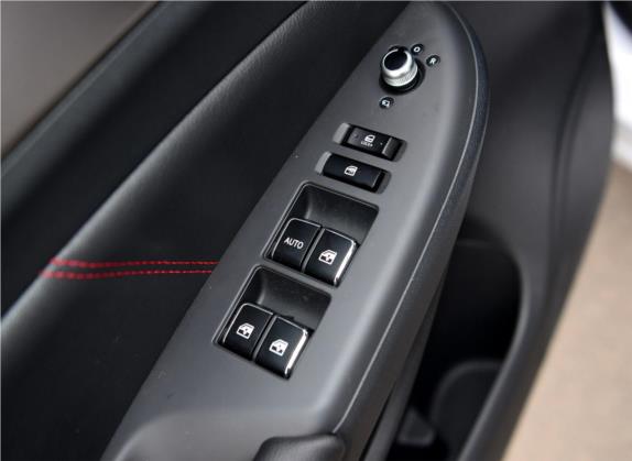 长安CS75 2014款 1.8T 自动尊贵型 国V 车厢座椅   门窗控制