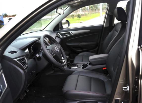 长安CS75 2015款 1.8T 自动四驱时尚型 国IV 车厢座椅   前排空间