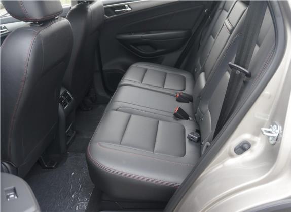 长安CS75 2015款 1.8T 自动四驱时尚型 国IV 车厢座椅   后排空间