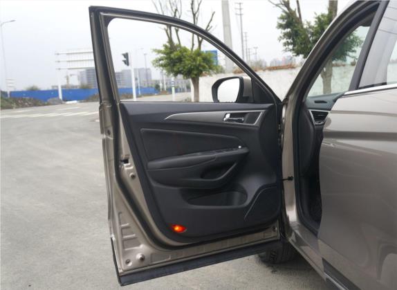 长安CS75 2015款 1.8T 自动四驱时尚型 国IV 车厢座椅   前门板