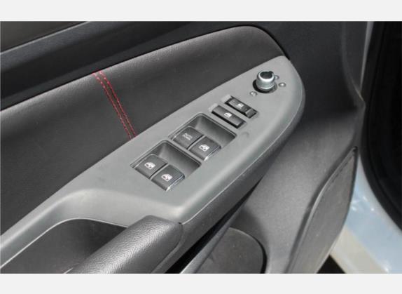 长安CS75 2015款  1.8T 自动四驱精英型 国IV 车厢座椅   门窗控制