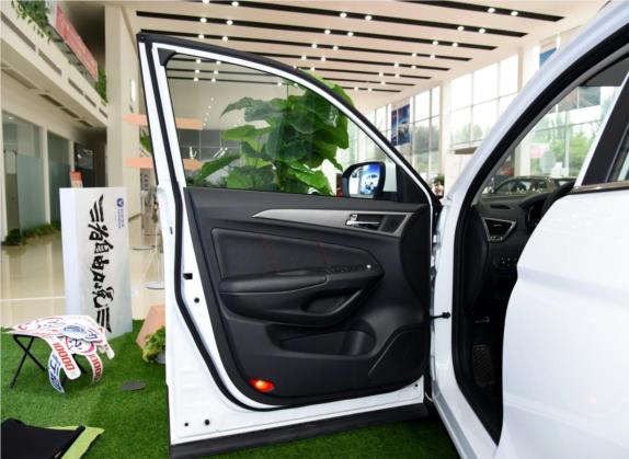 长安CS75 2015款 1.8T 自动四驱尊贵型 国V 车厢座椅   前门板