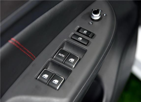 长安CS75 2015款 1.8T 自动四驱尊贵型 国V 车厢座椅   门窗控制