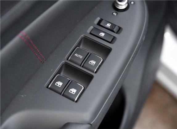 长安CS75 2016款 2.0L 手动豪华型 国V 车厢座椅   门窗控制