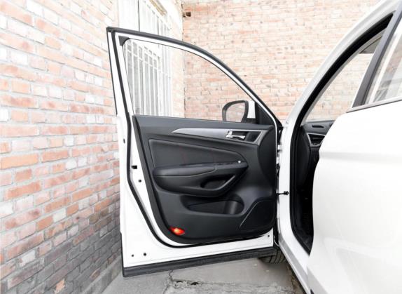 长安CS75 2016款 1.8T 自动精英型 国V 车厢座椅   前门板