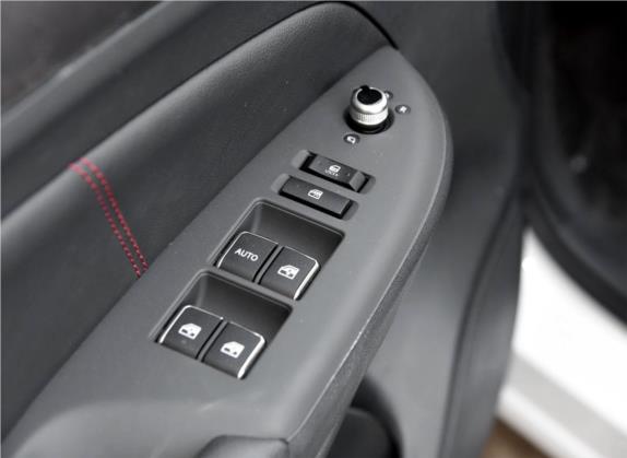 长安CS75 2016款 1.8T 自动精英型 国V 车厢座椅   门窗控制