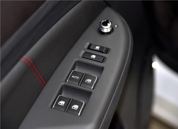 长安CS75 2016款 1.8T 自动时尚型 国V 车厢座椅   门窗控制