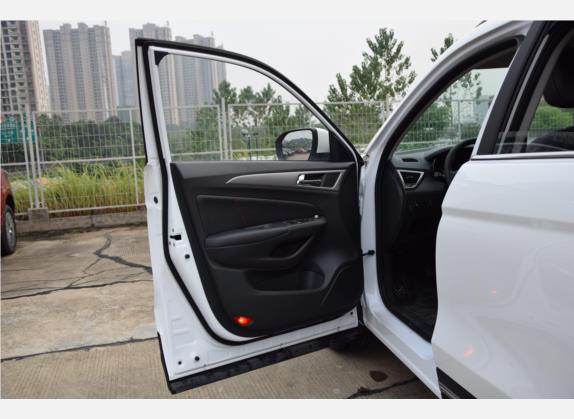 长安CS75 2016款 2.0L 手动舒适型 国IV 车厢座椅   前门板