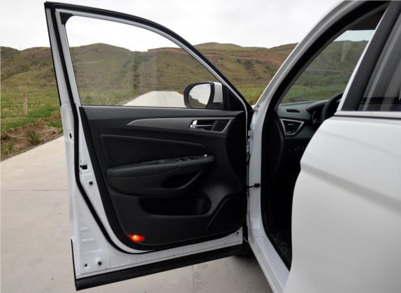 长安CS75 2016款 1.8T 自动尊荣型 国V 车厢座椅   前门板