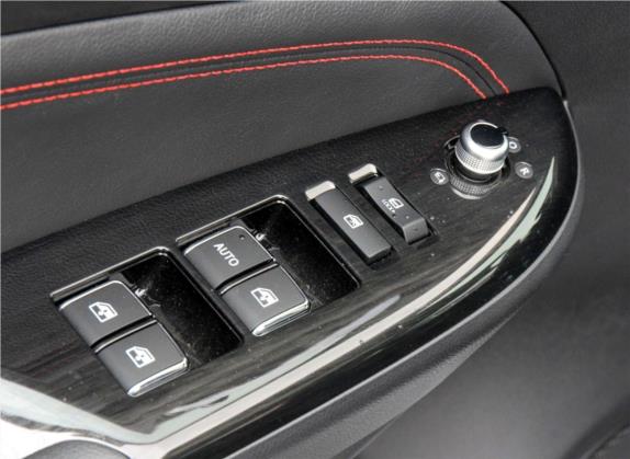 长安CS75 2017款 尚酷版 1.5T 手动锋享型 车厢座椅   门窗控制