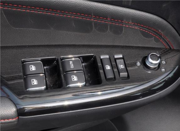 长安CS75 2017款 尚酷版 1.5T 自动锋悦型 车厢座椅   门窗控制