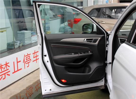 长安CS75 2017款 尚酷版 1.5T 自动锋锐型 车厢座椅   前门板