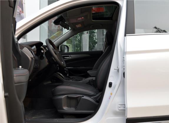 长安CS75 2017款 尚酷版 1.8T 自动四驱精英型 车厢座椅   前排空间