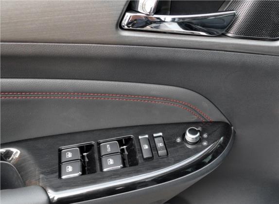 长安CS75 2017款 尚酷版 1.8T 自动四驱精英型 车厢座椅   门窗控制