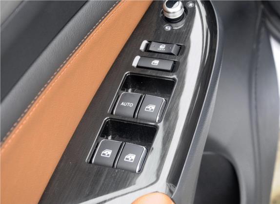 长安CS75 2017款 尚酷版 1.8T 自动四驱豪华型 车厢座椅   门窗控制