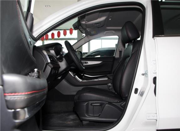 长安CS75 2020款 280T 自动智惠型 国VI 车厢座椅   前排空间