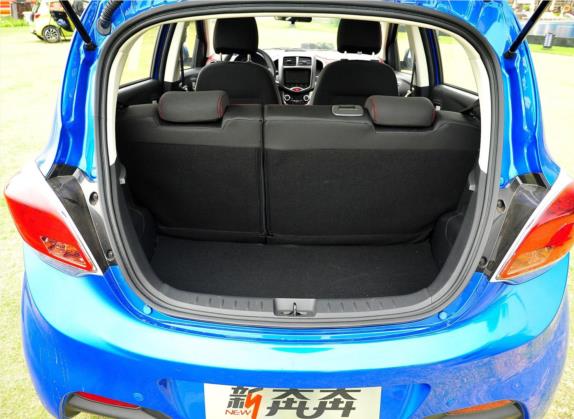 奔奔 2014款 1.4L 手动天窗型 车厢座椅   后备厢