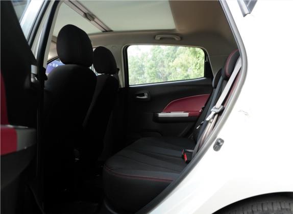奔奔 2014款 1.4L IMT尊贵型 车厢座椅   后排空间