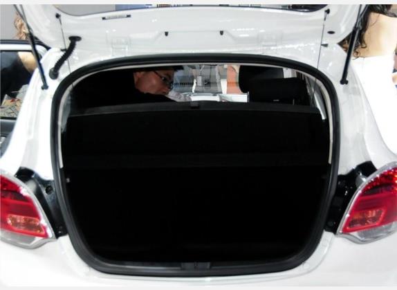 奔奔 2014款 1.4L IMT尊贵型 车厢座椅   后备厢
