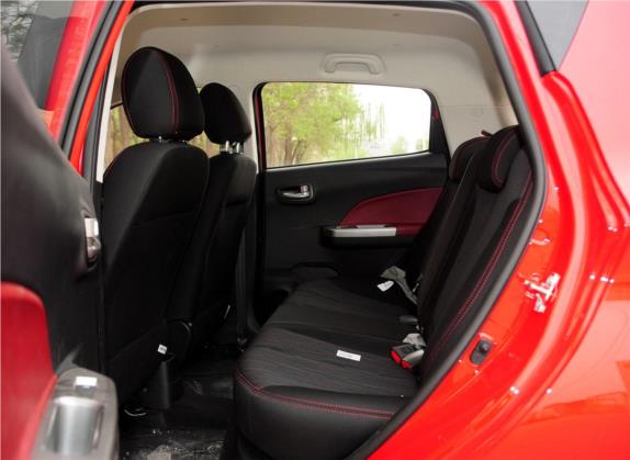 奔奔 2014款 1.4L 手动尊贵型 车厢座椅   后排空间