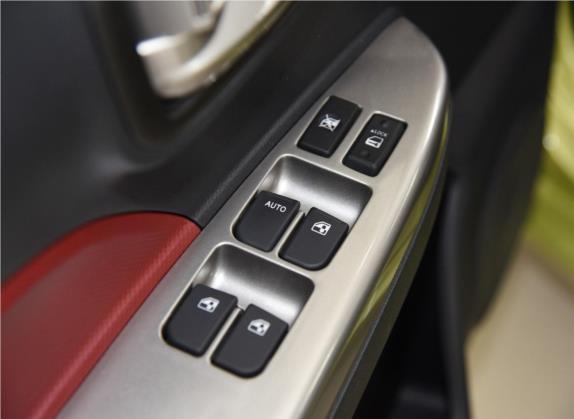 奔奔 2015款 1.4L 手动豪华型 国IV 车厢座椅   门窗控制