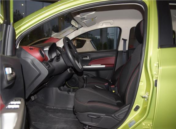 奔奔 2015款  1.4L 手动尊贵型 国IV 车厢座椅   前排空间