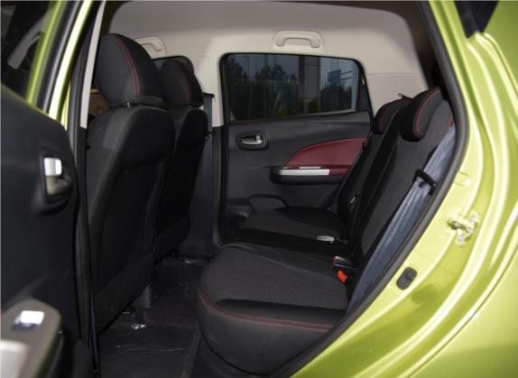 奔奔 2015款  1.4L 手动尊贵型 国IV 车厢座椅   后排空间
