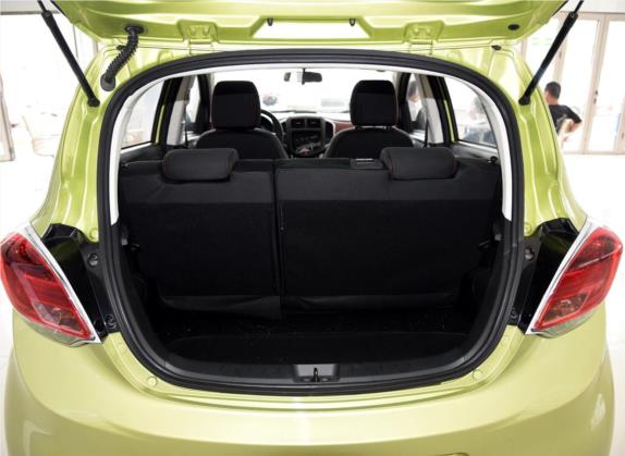 奔奔 2015款 1.4L 手动天窗版 国IV 车厢座椅   后备厢