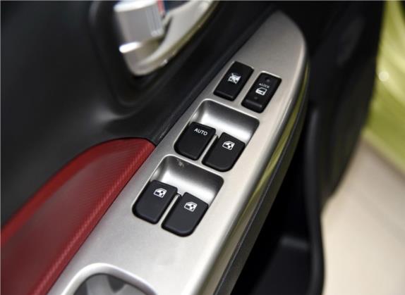 奔奔 2015款 1.4L 手动天窗版 国IV 车厢座椅   门窗控制