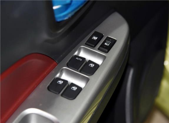 奔奔 2015款 1.4L IMT尊贵型 国IV 车厢座椅   门窗控制