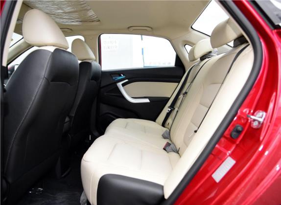 悦翔V7 2015款 1.6L 自动乐享型 国IV 车厢座椅   后排空间