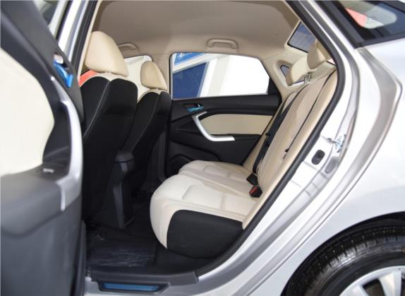 悦翔V7 2015款 1.6L 手动乐动型 国IV 车厢座椅   后排空间