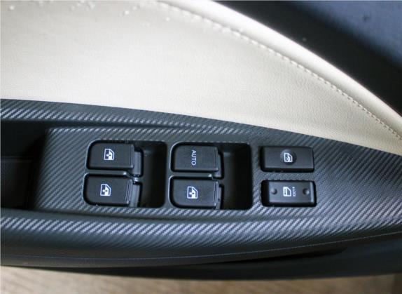 悦翔V7 2016款 1.6L 手动乐尚型 国IV 车厢座椅   门窗控制