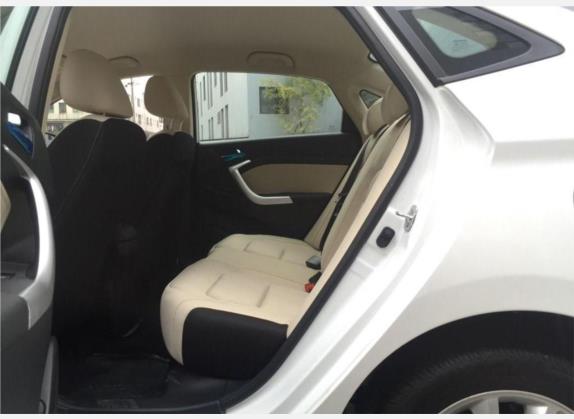 悦翔V7 2016款 1.6L 自动乐动型 国IV 车厢座椅   后排空间