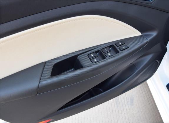 悦翔V7 2016款 1.6L 手动乐尚型 国V 车厢座椅   门窗控制