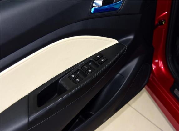 悦翔V7 2016款 1.6L 手动乐动型 国V 车厢座椅   门窗控制