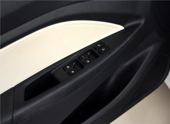 悦翔V7 2016款 1.6L 自动乐动型 国V 车厢座椅   门窗控制