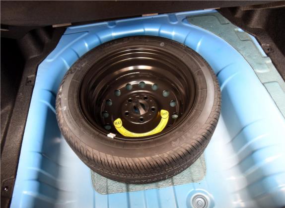 悦翔V7 2016款 1.6L 自动乐趣型 国V 其他细节类   备胎
