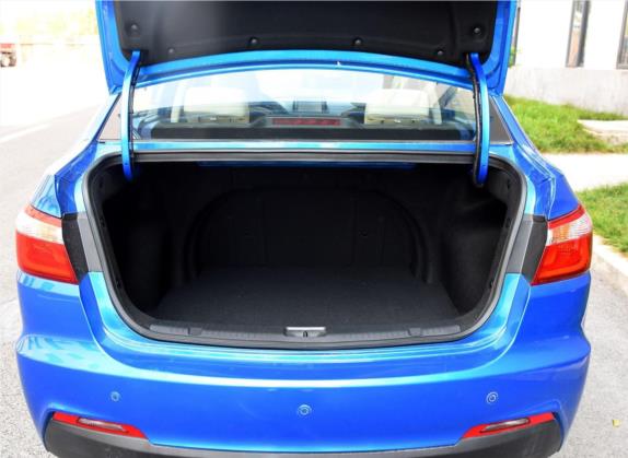 悦翔V7 2016款 1.6L 自动乐趣型 国V 车厢座椅   后备厢