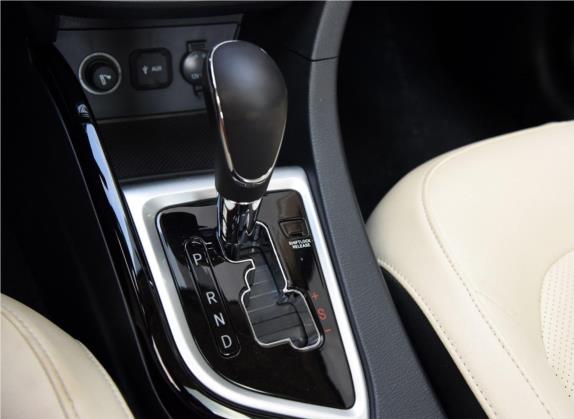 悦翔V7 2016款 1.6L 自动乐趣型 国V 中控类   挡把