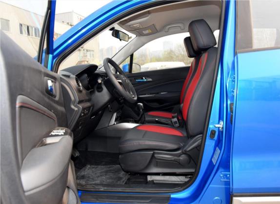 长安CS15 2016款 1.5L 手动时尚版 车厢座椅   前排空间
