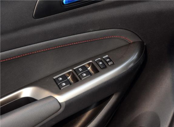 长安CS15 2016款 1.5L 手动时尚版 车厢座椅   门窗控制