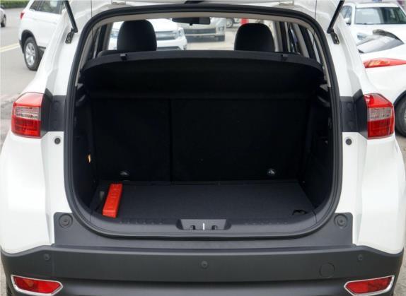 长安CS15 2016款 1.5L 手动豪华版 车厢座椅   后备厢