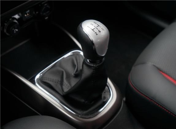 长安CS15 2016款 1.5L 手动豪华版 中控类   挡把