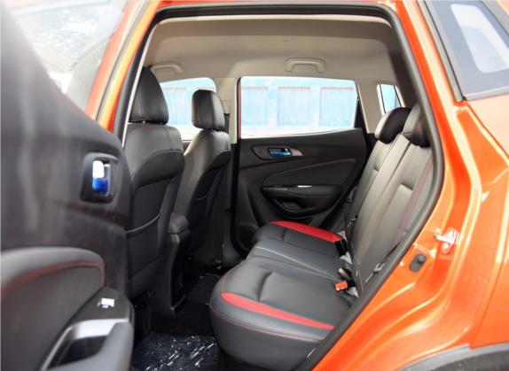 长安CS15 2016款 1.5L 自动时尚版 车厢座椅   后排空间