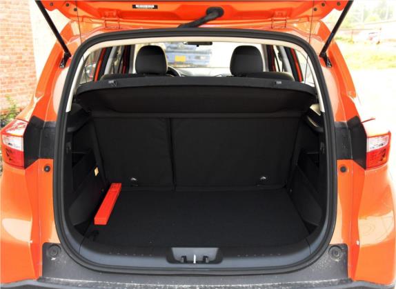 长安CS15 2016款 1.5L 自动时尚版 车厢座椅   后备厢