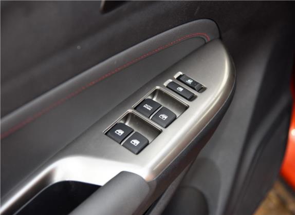 长安CS15 2016款 1.5L 自动时尚版 车厢座椅   门窗控制