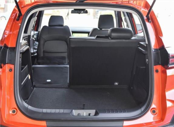 长安CS15 2019款 1.5L 自动旗舰型 国V 车厢座椅   后备厢